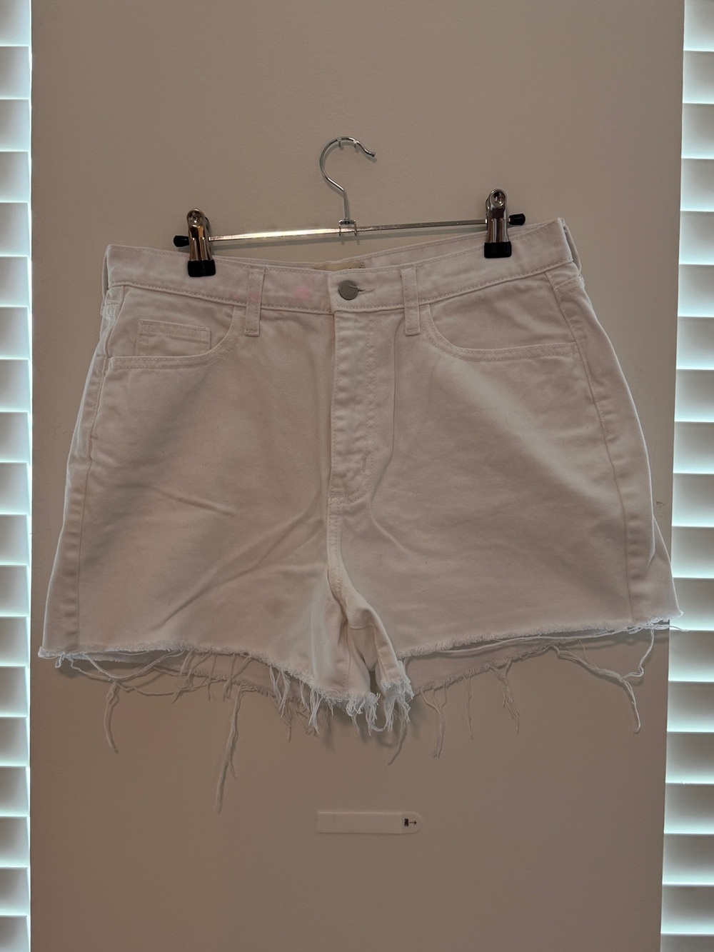 Universal Thread White Frayed Hem Denim Shorts